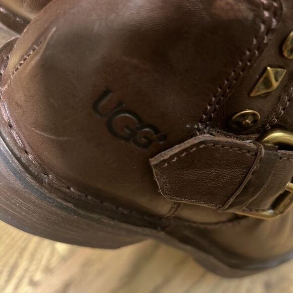 UGG AUSTRALIA CONOR‎ STUDDED BOOTS SIZE 6.5 - Picture 5 of 9